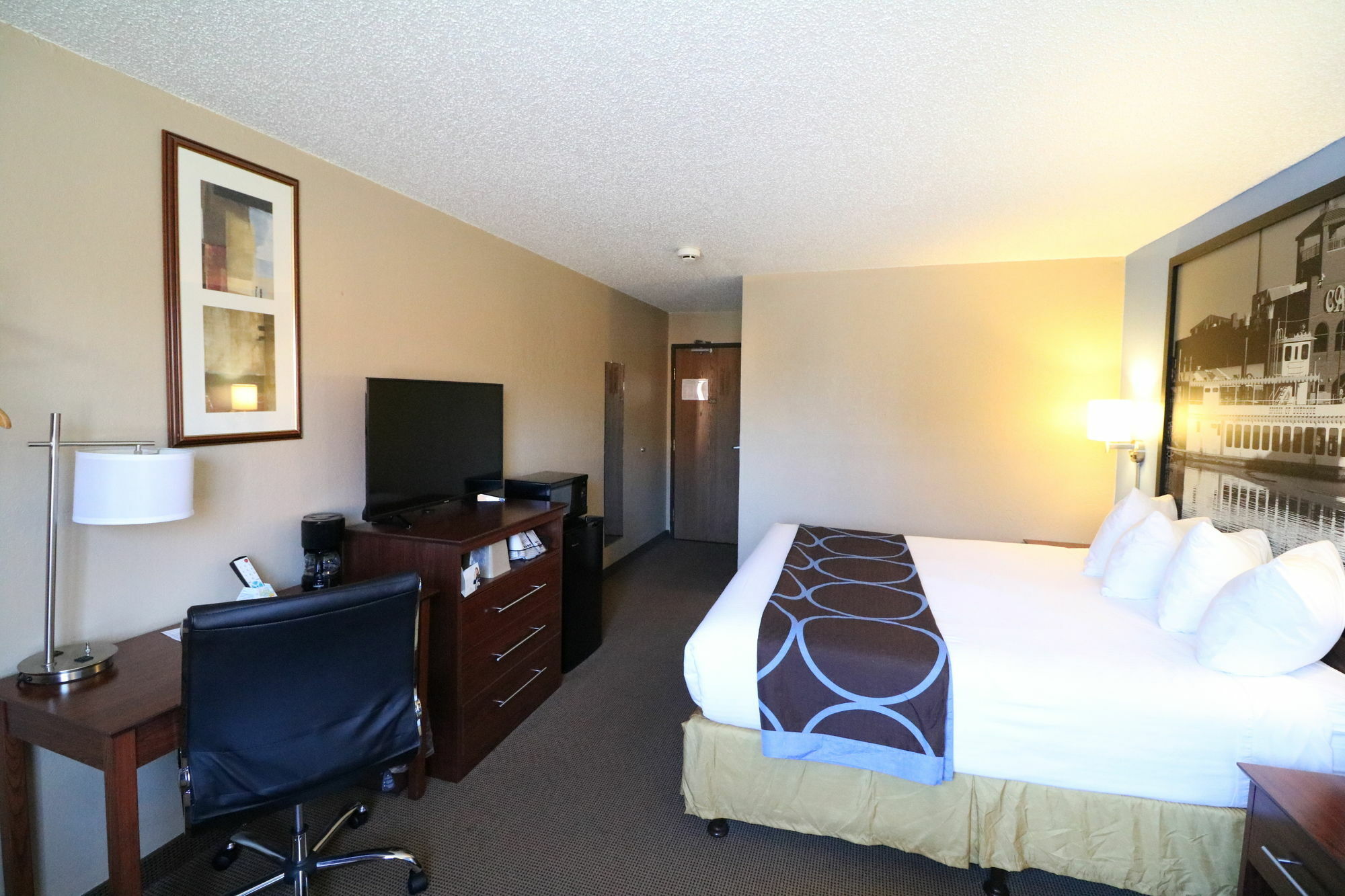 Super 8 By Wyndham Dubuque Motel Exterior photo